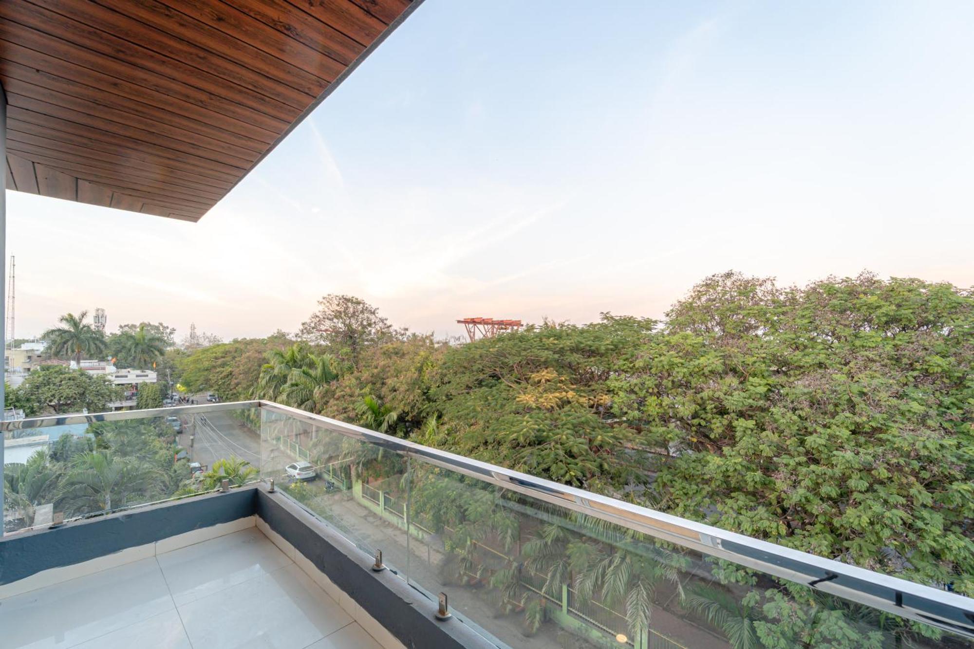 Hotel Treebo Pure Earth Stay, Vijay Nagar Indore